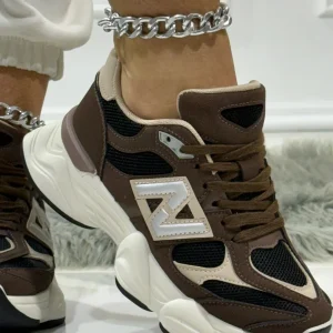 Kendy Brown  - Sneakers