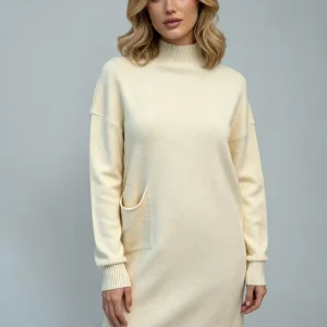 Abito Maglia a Collo Alto con Taschino – Avorio